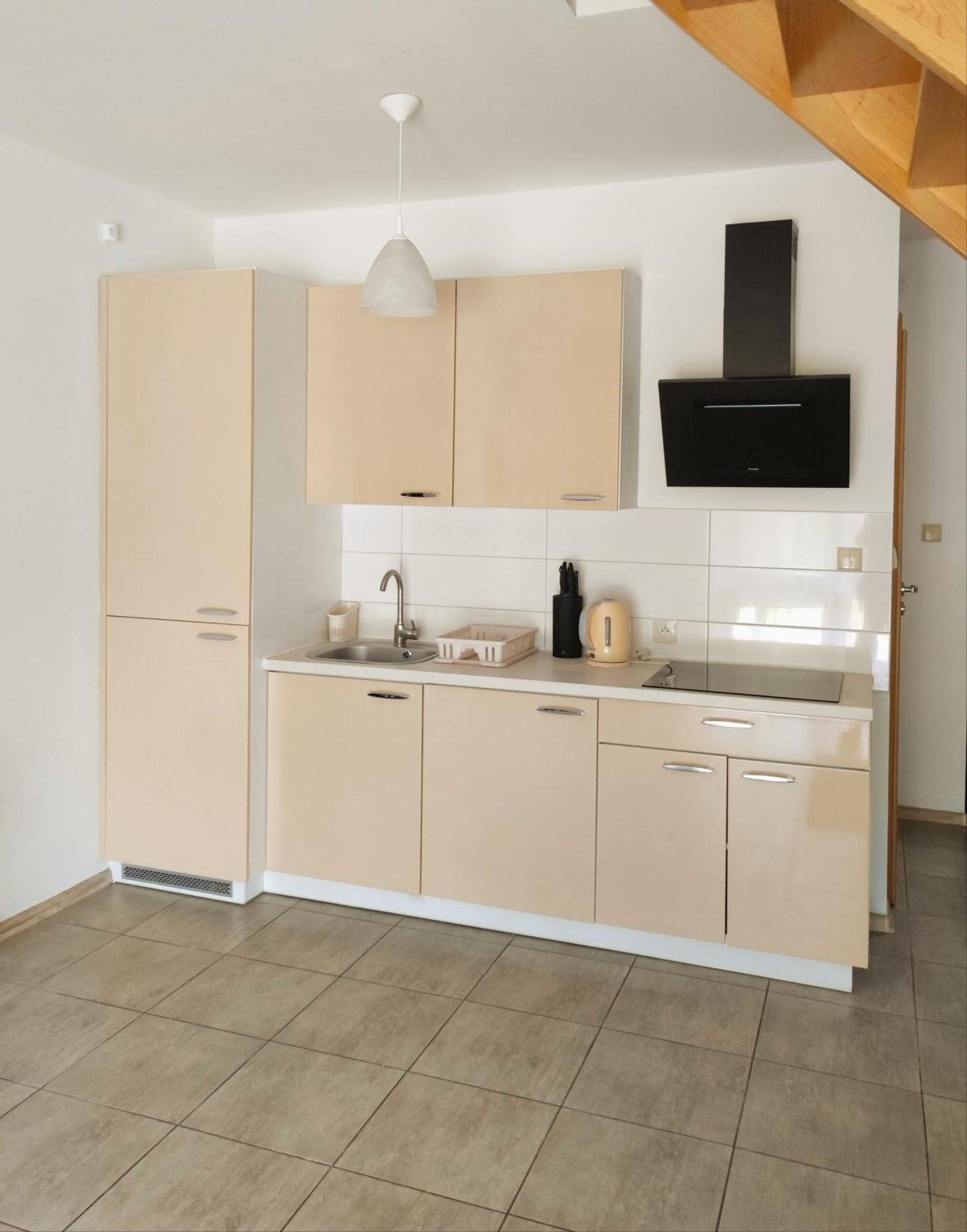 Apartamenty Adrenja Рови Екстериор снимка