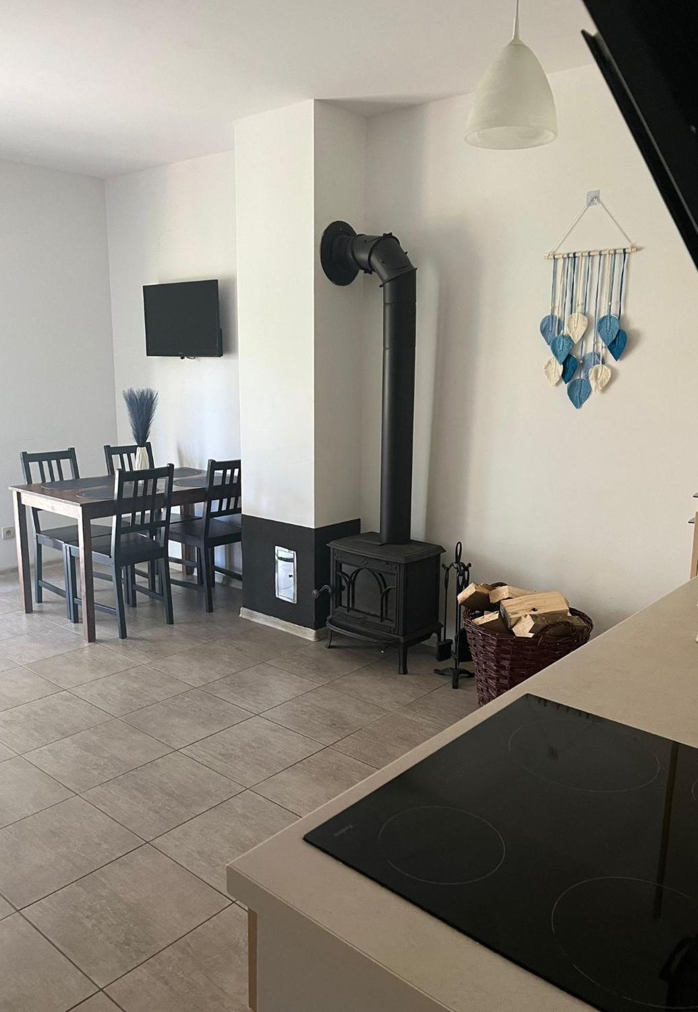 Apartamenty Adrenja Рови Екстериор снимка